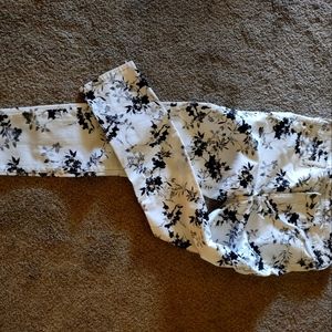 Super cute black and white jeans